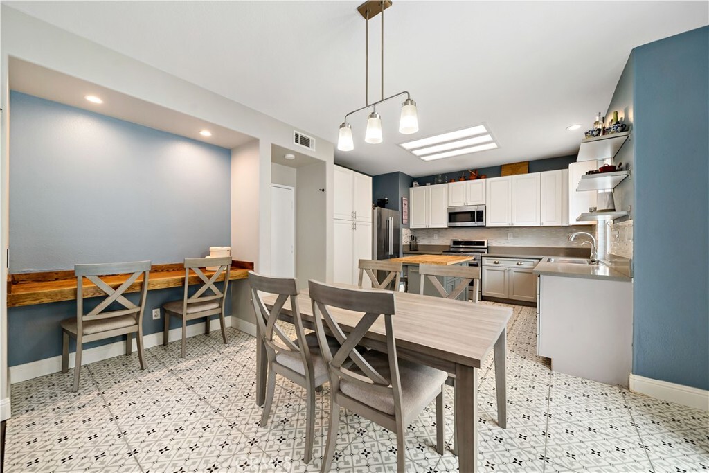 Property Photo: 42038 Acacia Way CA 92591
