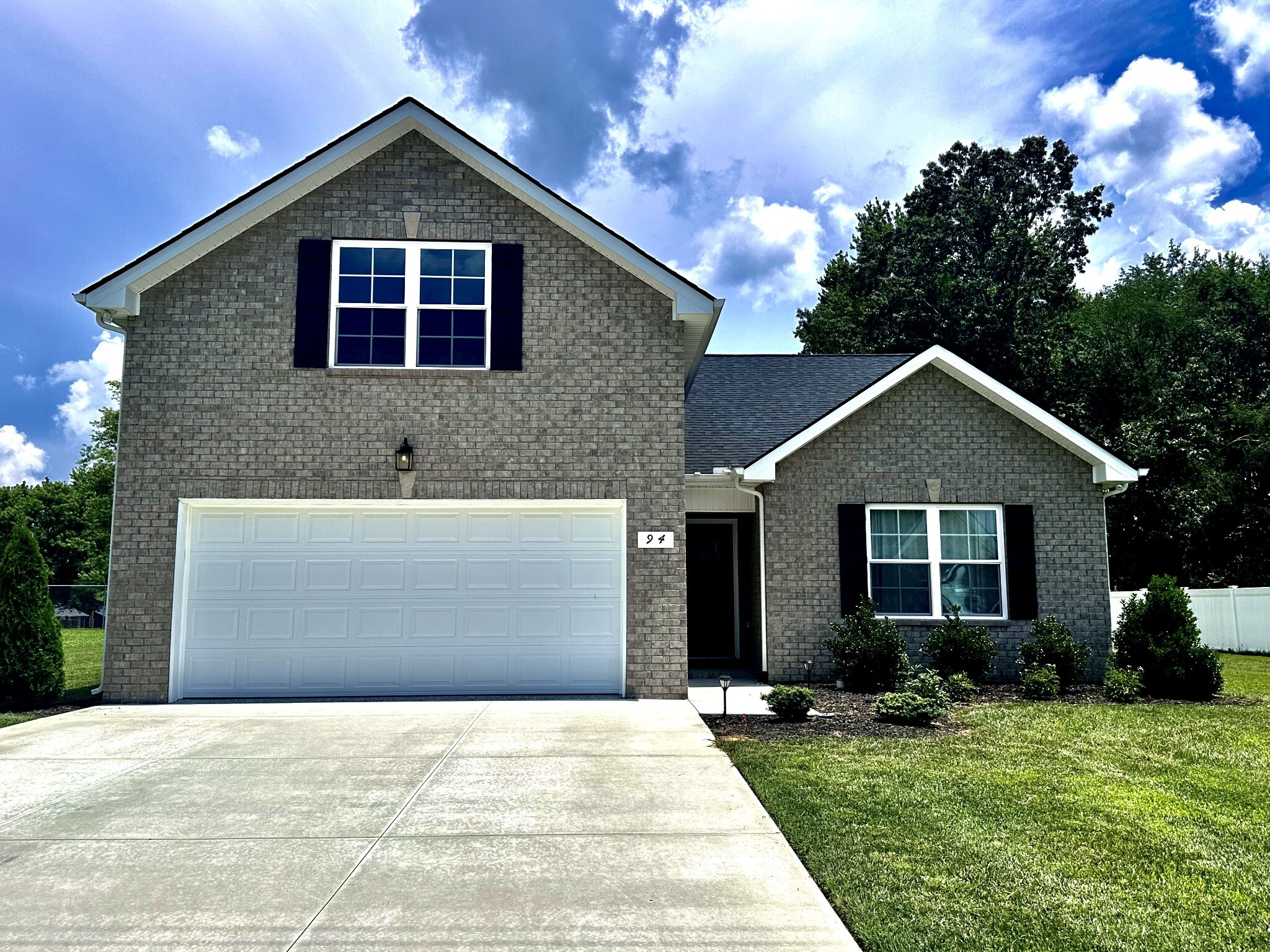 Property Photo: 94 Reynard St TN 37355