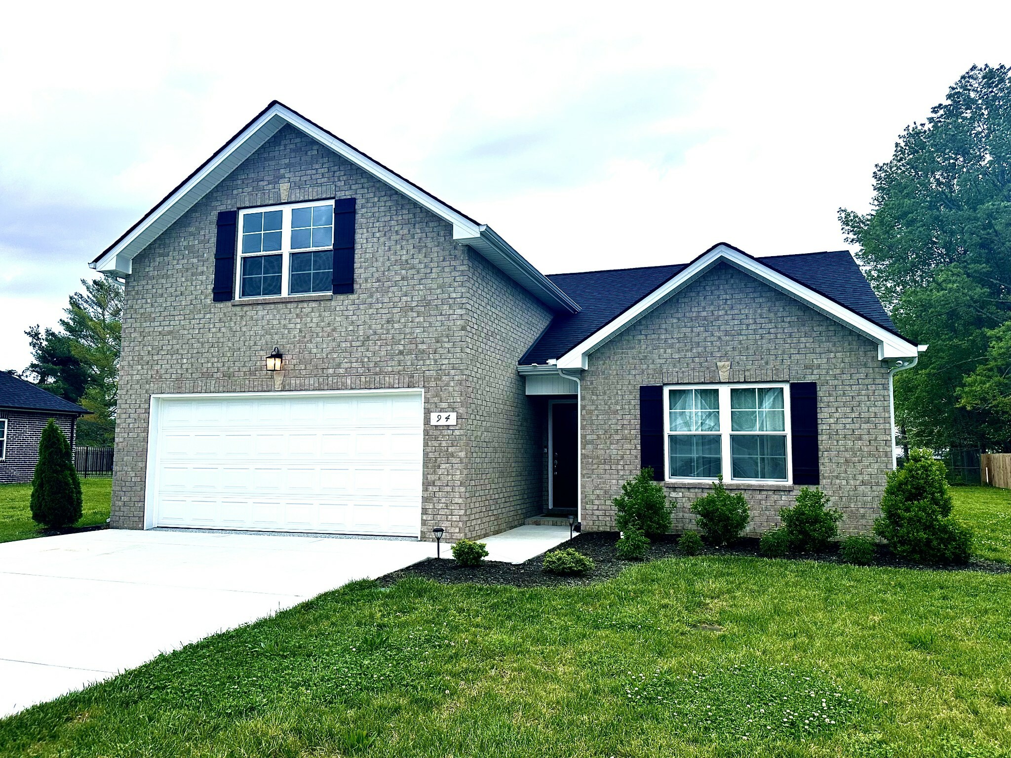 Property Photo: 94 Reynard St TN 37355