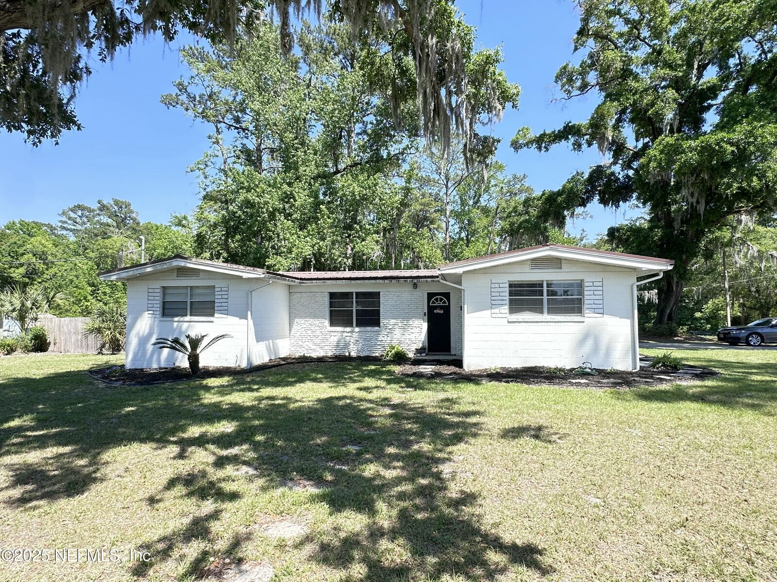 Property Photo:  7421 Greenway Drive  FL 32244 