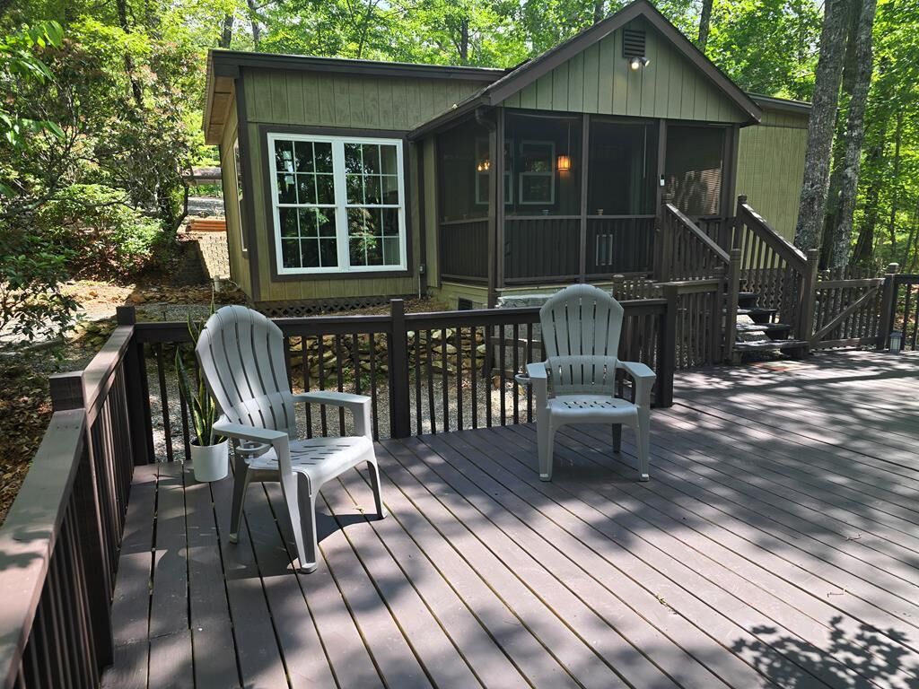 Property Photo: 699 Dockery Creek Road GA 30582