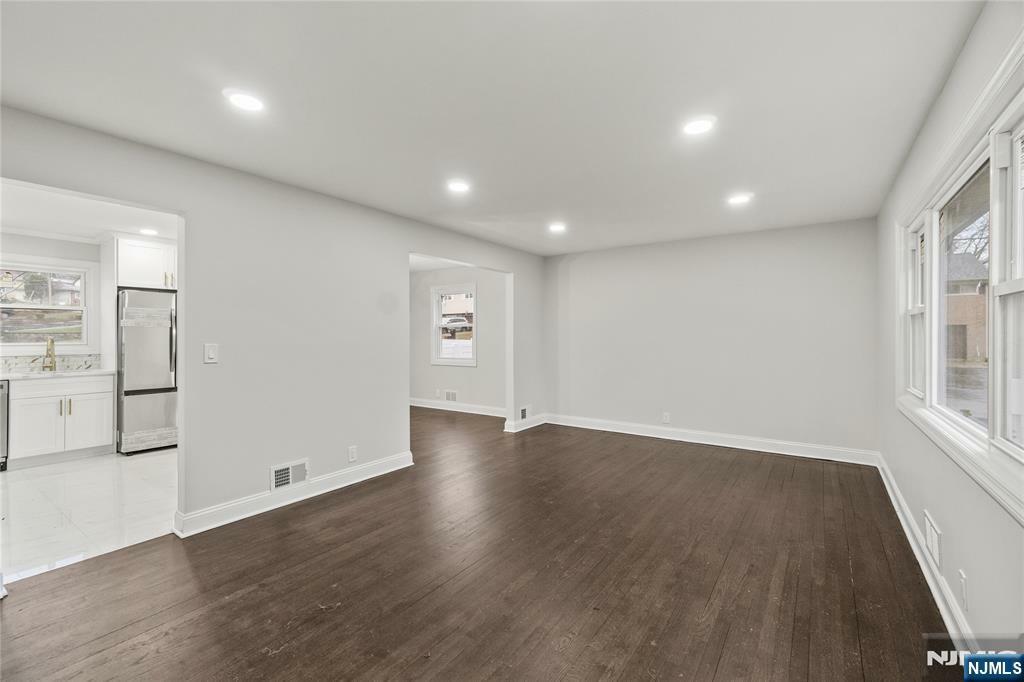 Property Photo: 14 Lynn Place NJ 07424