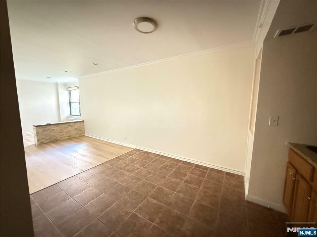Property Photo: 421 Park Place 1D NJ 07024