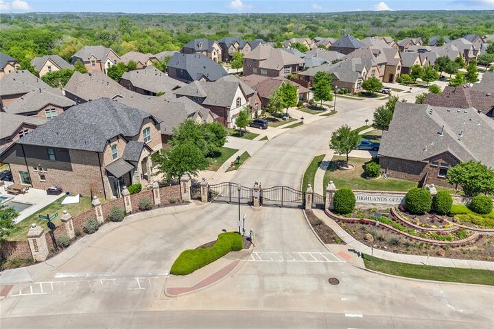 Property Photo: 1860 Halifax Street TX 76262