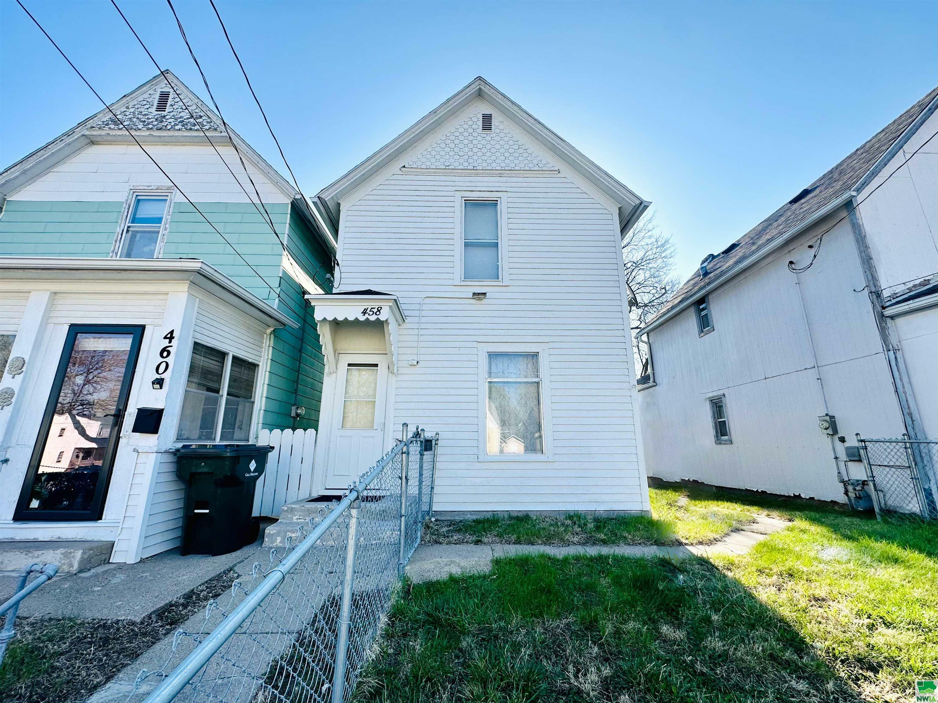 Property Photo: 458 John St IA 51103