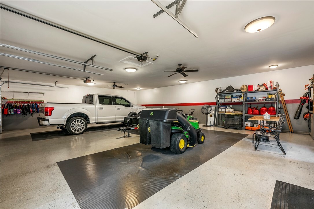 Property Photo: 8594 S Park Road AR 72756