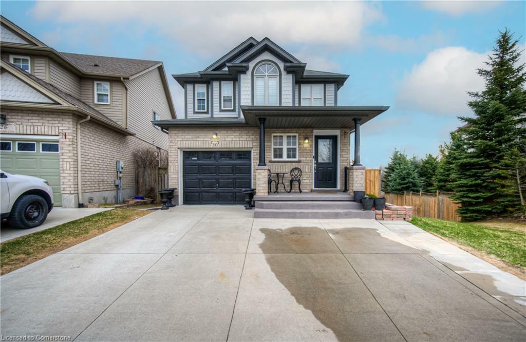 Property Photo: 30 Everglade Crescent ON N2E 3Y6
