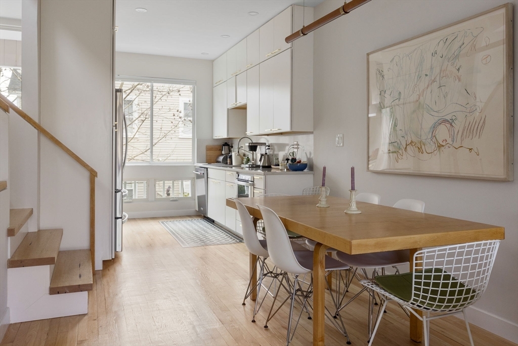 Property Photo: 6 Ellery Pl 6 MA 02138