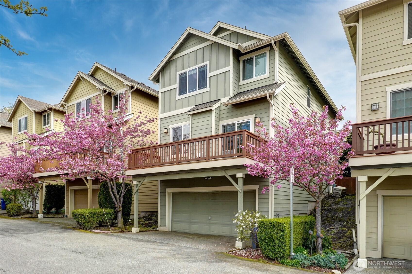 Property Photo: 24052 40th Avenue SE WA 98021