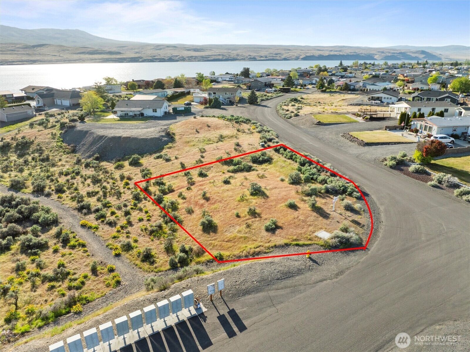 Property Photo:  516  Edgewater Way SW  WA 99349 