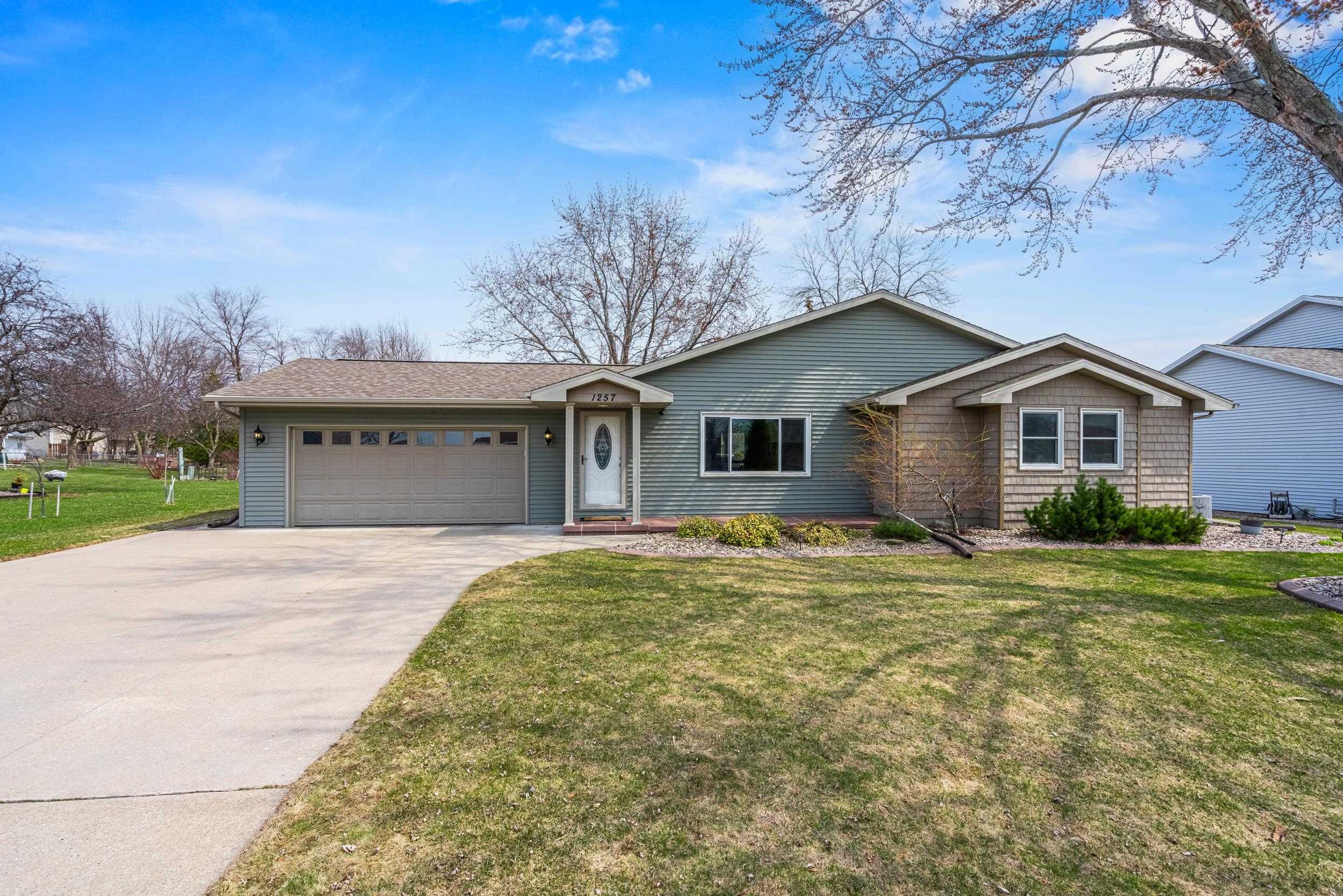 1257 Briarwood Drive  Menasha WI 54952-2180 photo