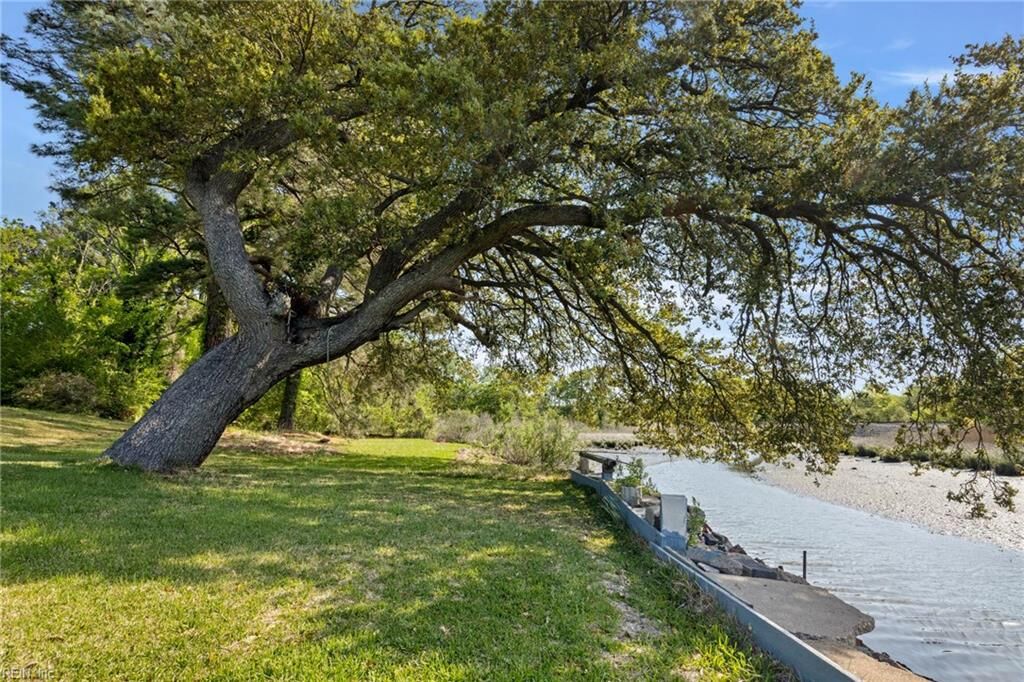 Property Photo: 7071 Suburban Arch VA 23505
