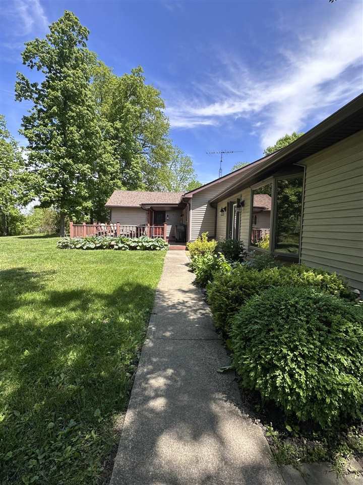Property Photo: 9044 N Round Barn Road IN 47374