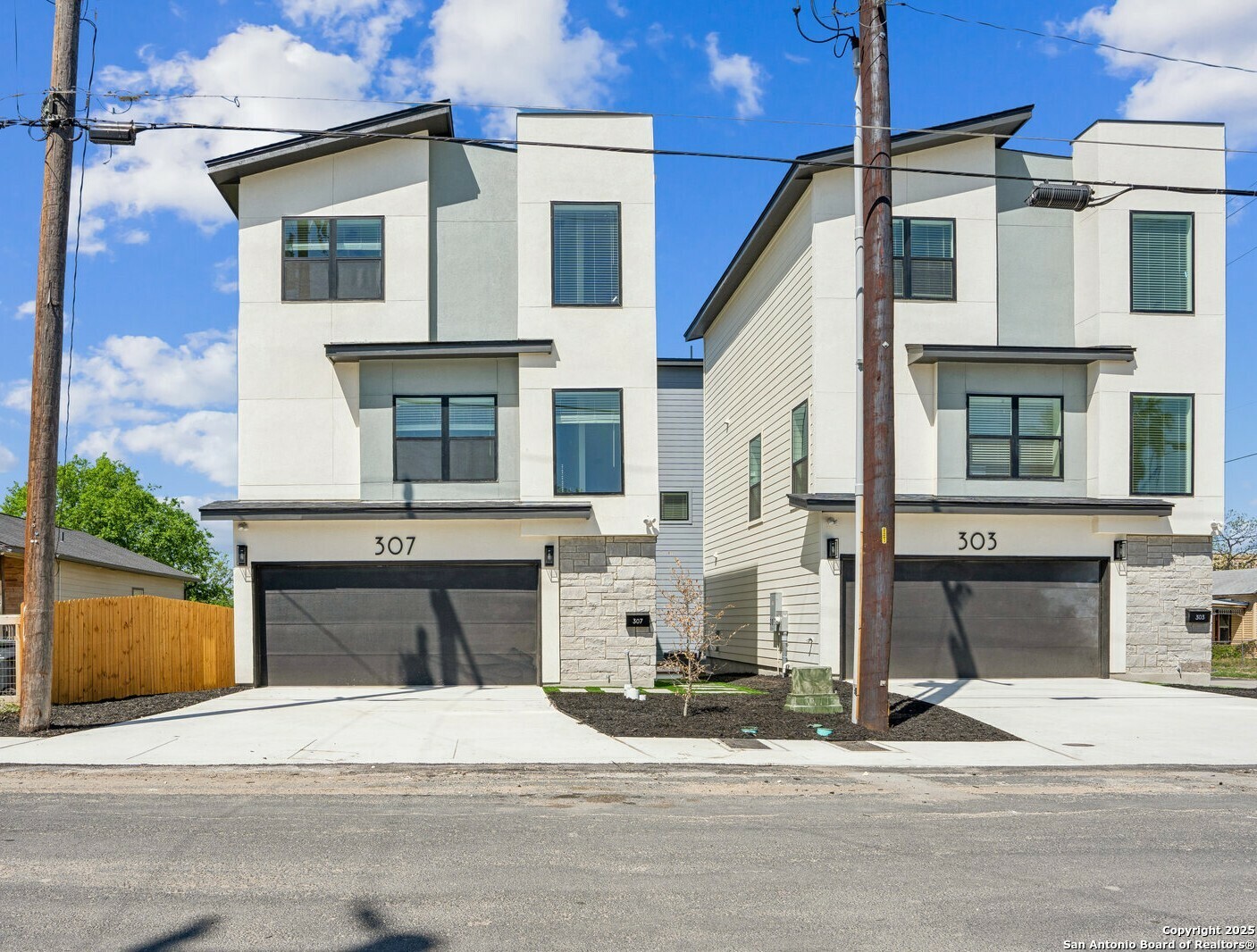 Property Photo: 307 S Olive St TX 78203