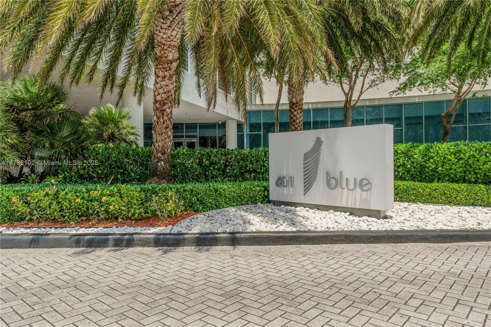Property Photo: 601 NE 36 St 803 FL 33137