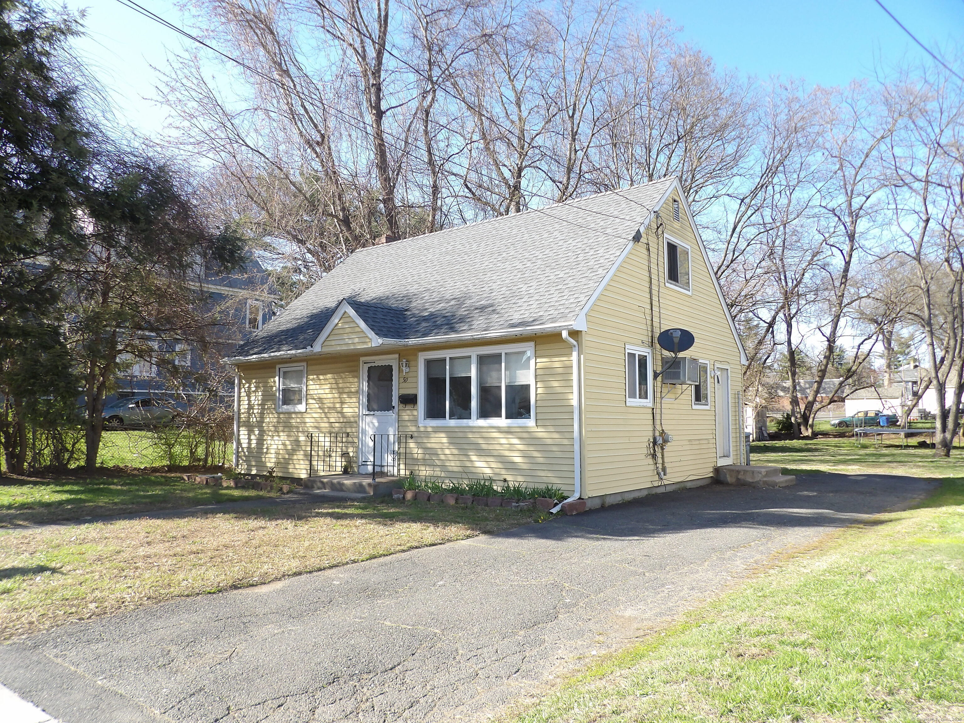 Property Photo: 50 Vineland Terrace CT 06112