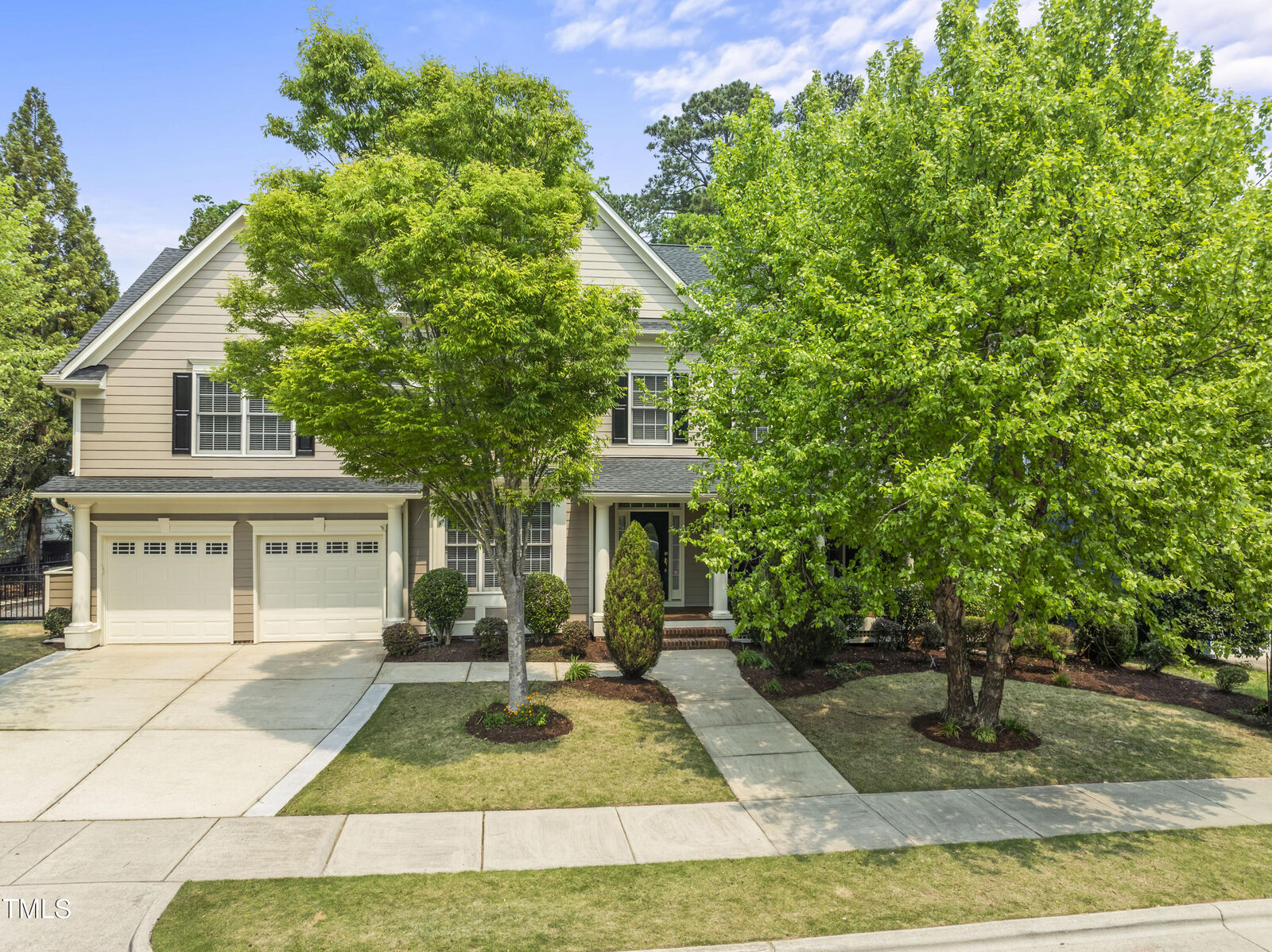Property Photo:  909 Grogans Mill Drive  NC 27519 