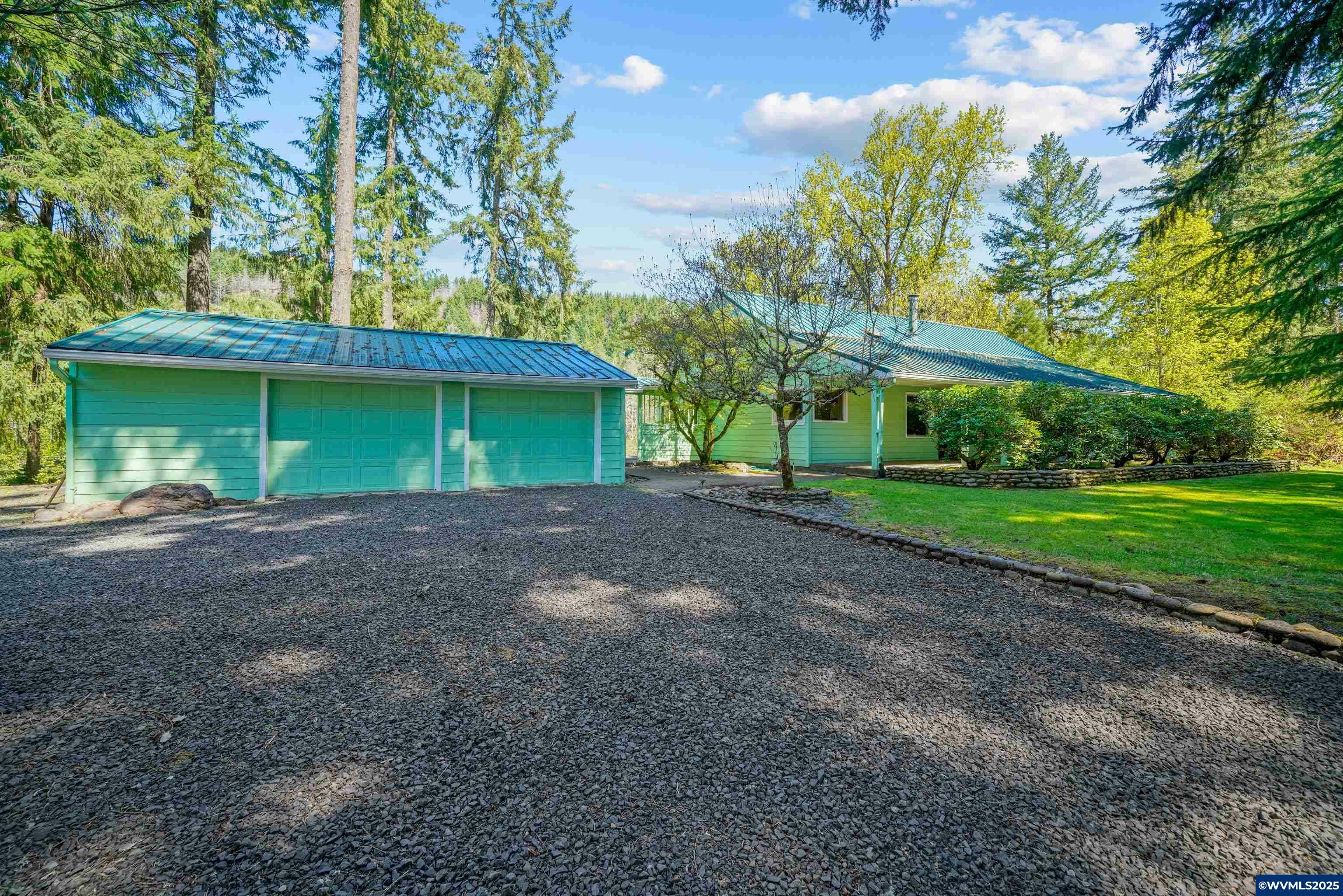 Property Photo: 45955 Oak St OR 97358