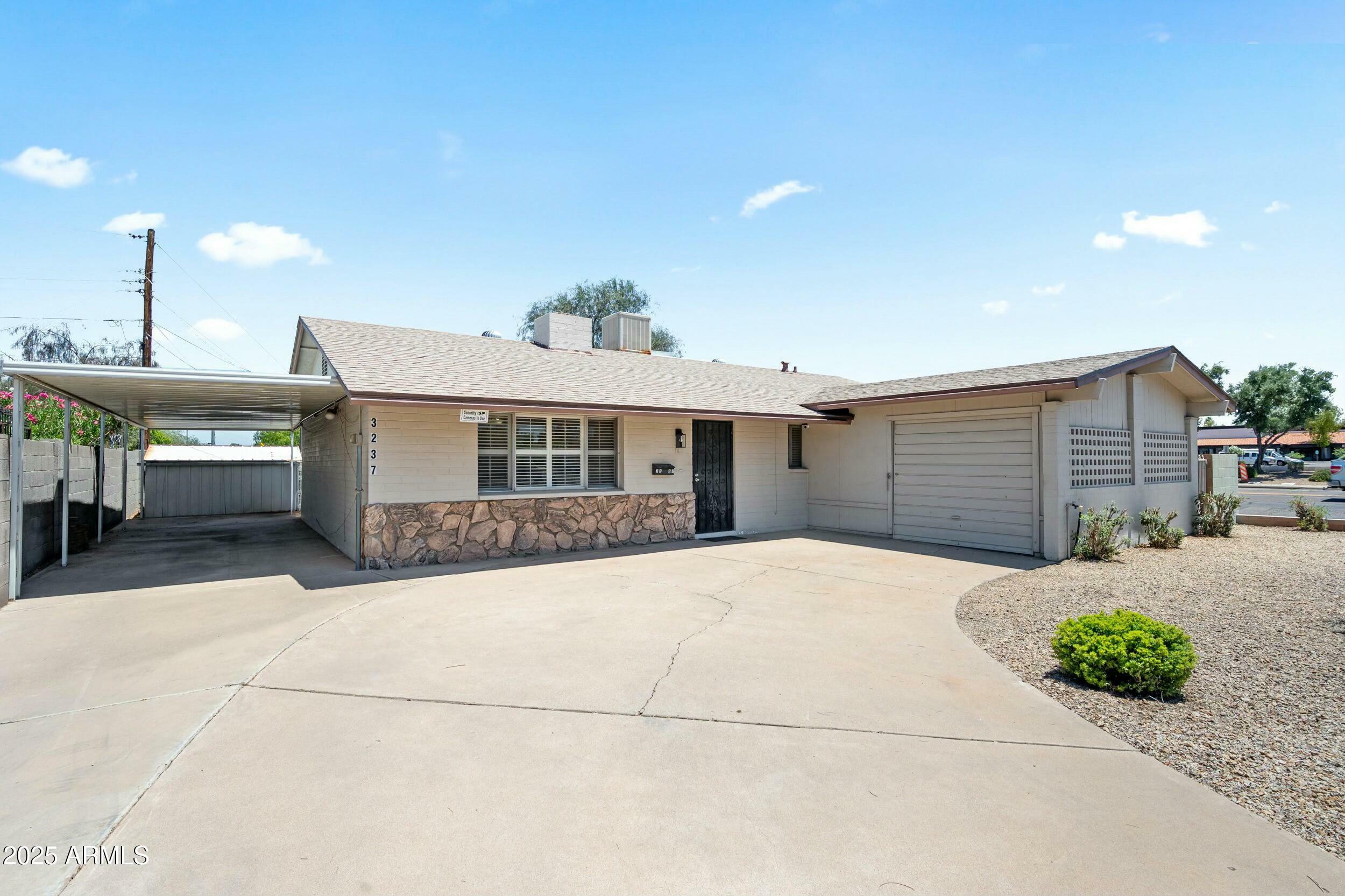 Property Photo:  3237 S Albert Avenue  AZ 85282 