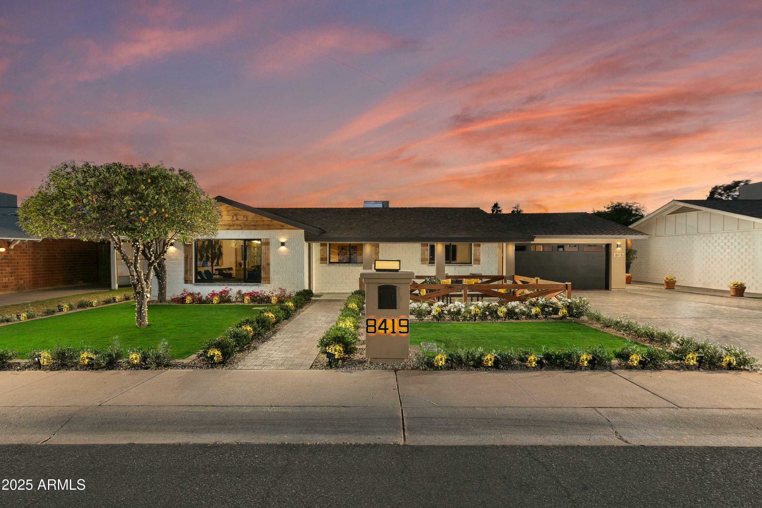 8419 E Rancho Vista Drive  Scottsdale AZ 85251 photo