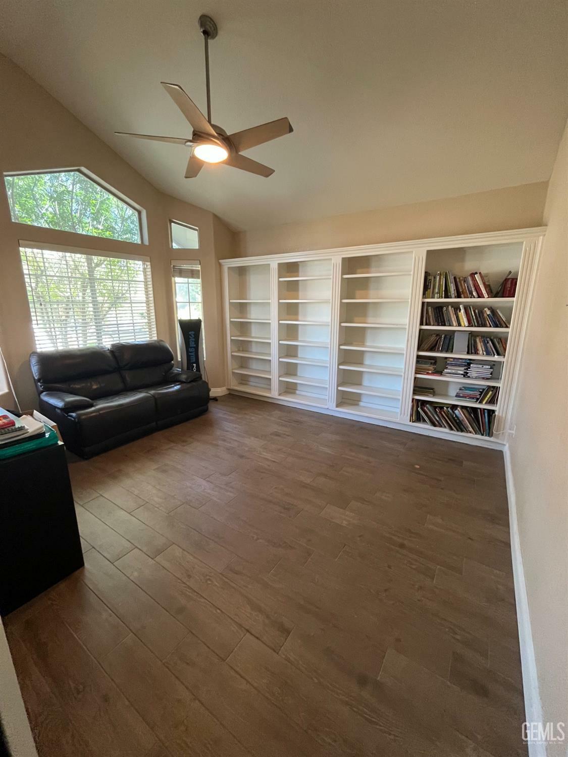Property Photo:  2701 McKaye Court  CA 93311 