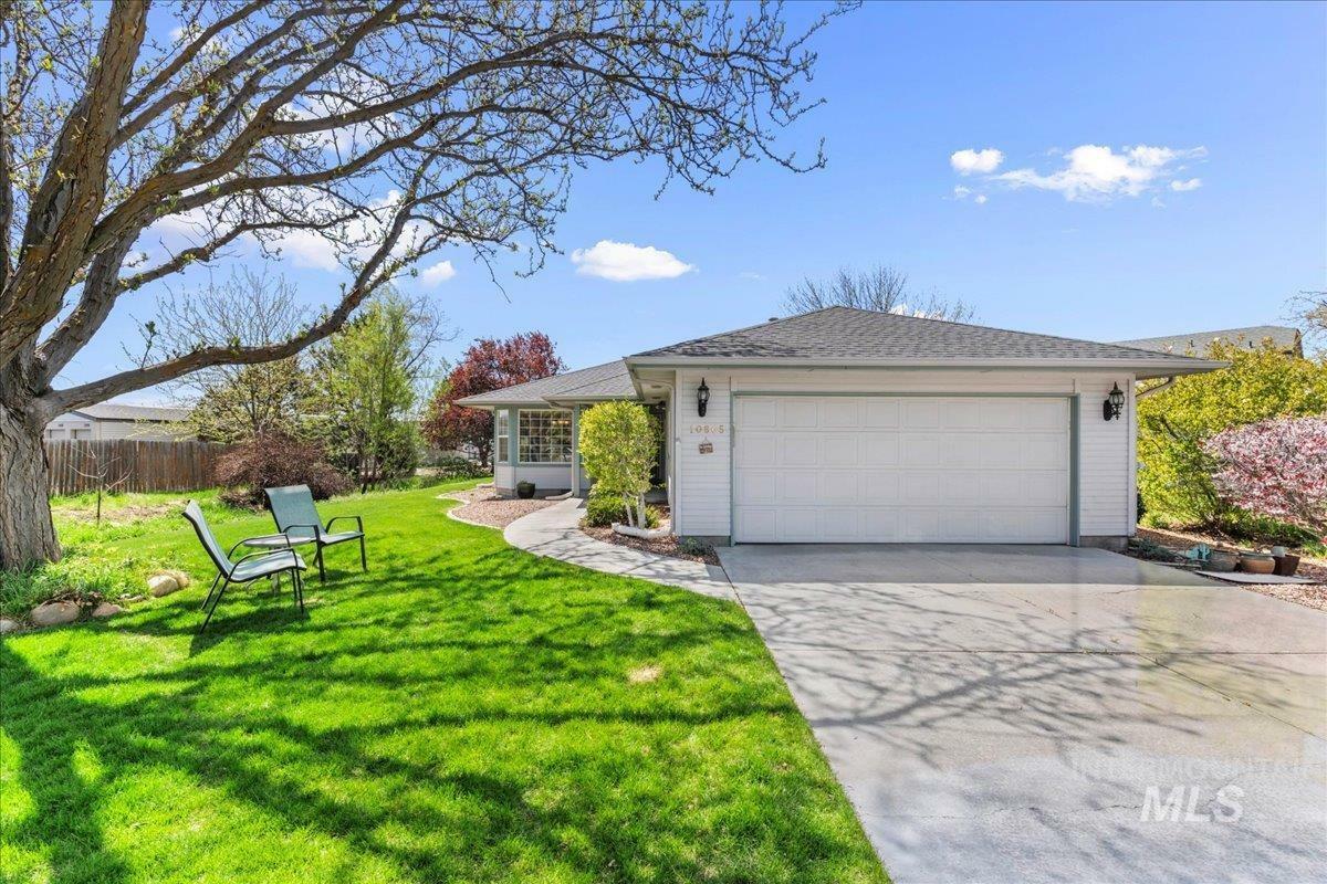Property Photo:  10865 W Halstead Ct  ID 83713 