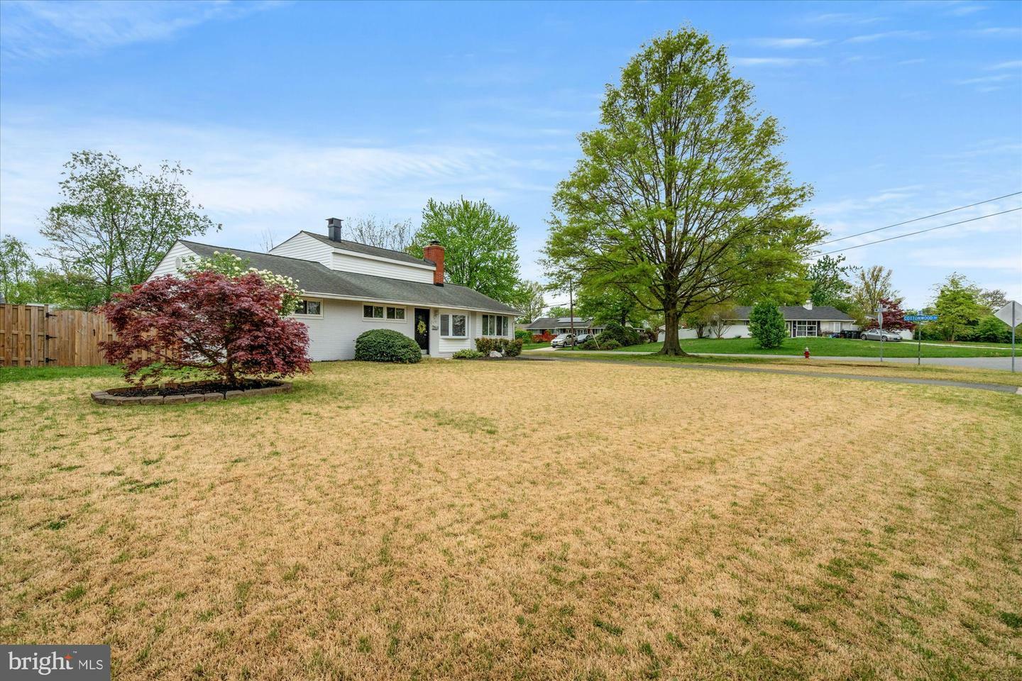 Property Photo: 6301 Cottonwood Drive VA 22310
