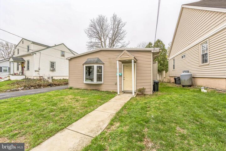 210 Noble Street  Lititz PA 17543 photo