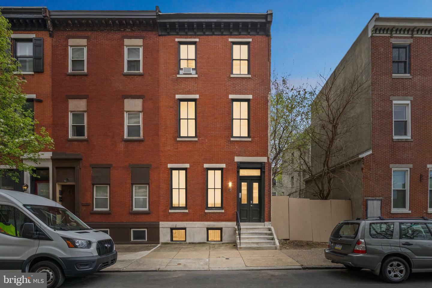 Property Photo: 1522 Mount Vernon Street 3 PA 19130