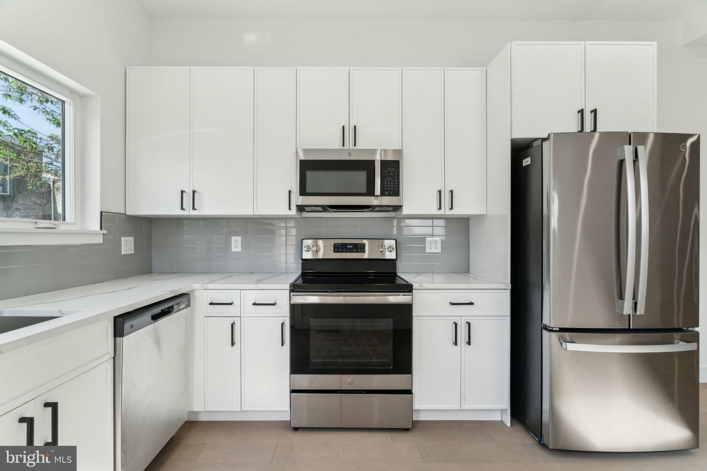 Property Photo: 1810 Federal Street 1 PA 19146
