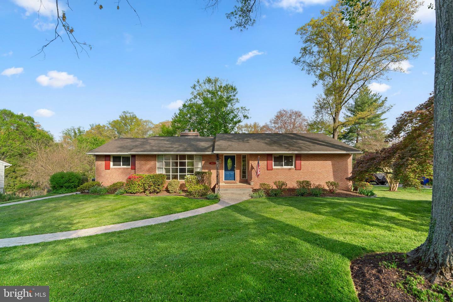 Property Photo: 9063 Dunloggin Road MD 21042