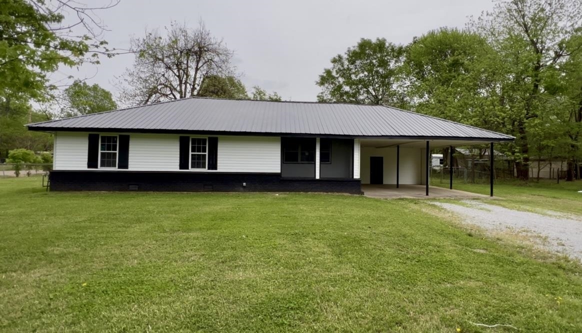 Property Photo: 417 W Forrest Street AR 72401