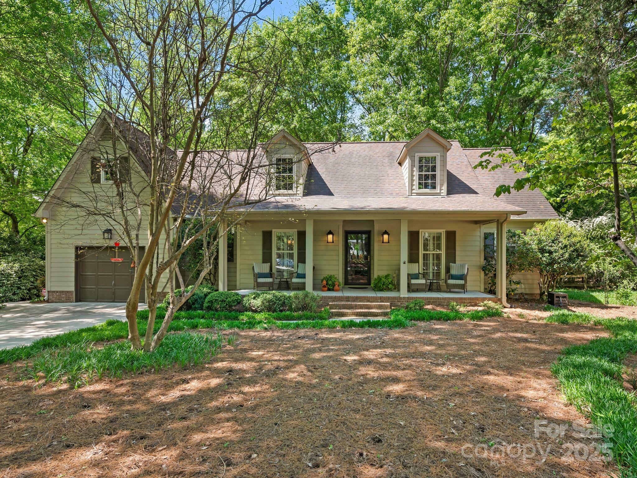 Property Photo: 5935 Winburn Lane NC 28226