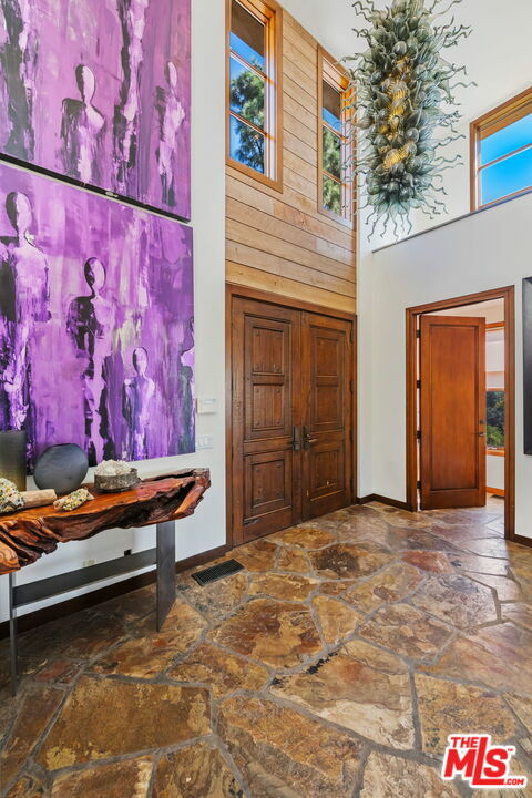 Property Photo: 1810 Mango Way CA 90049