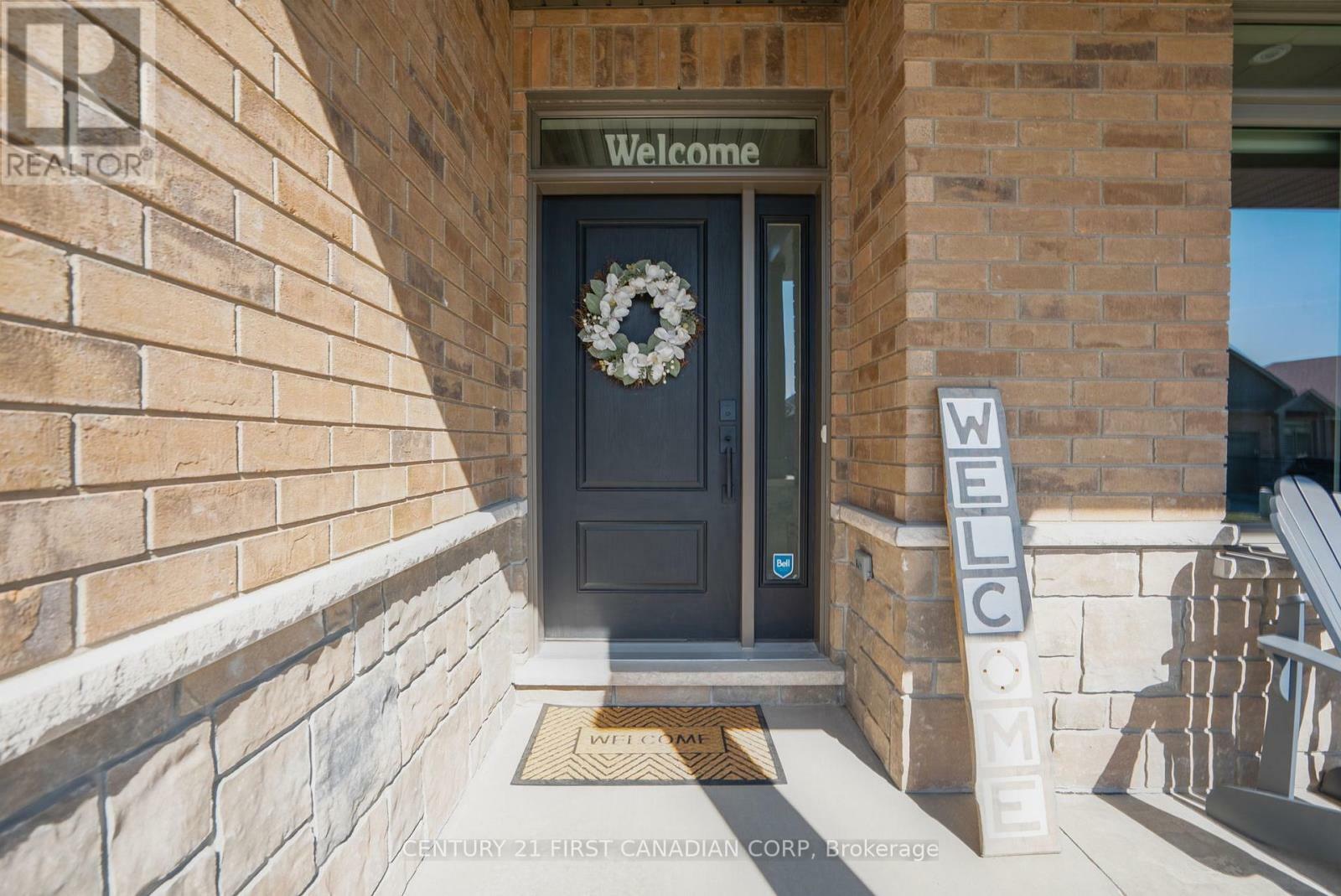 Property Photo: 159 Collins Way 19 ON N7G 0G8