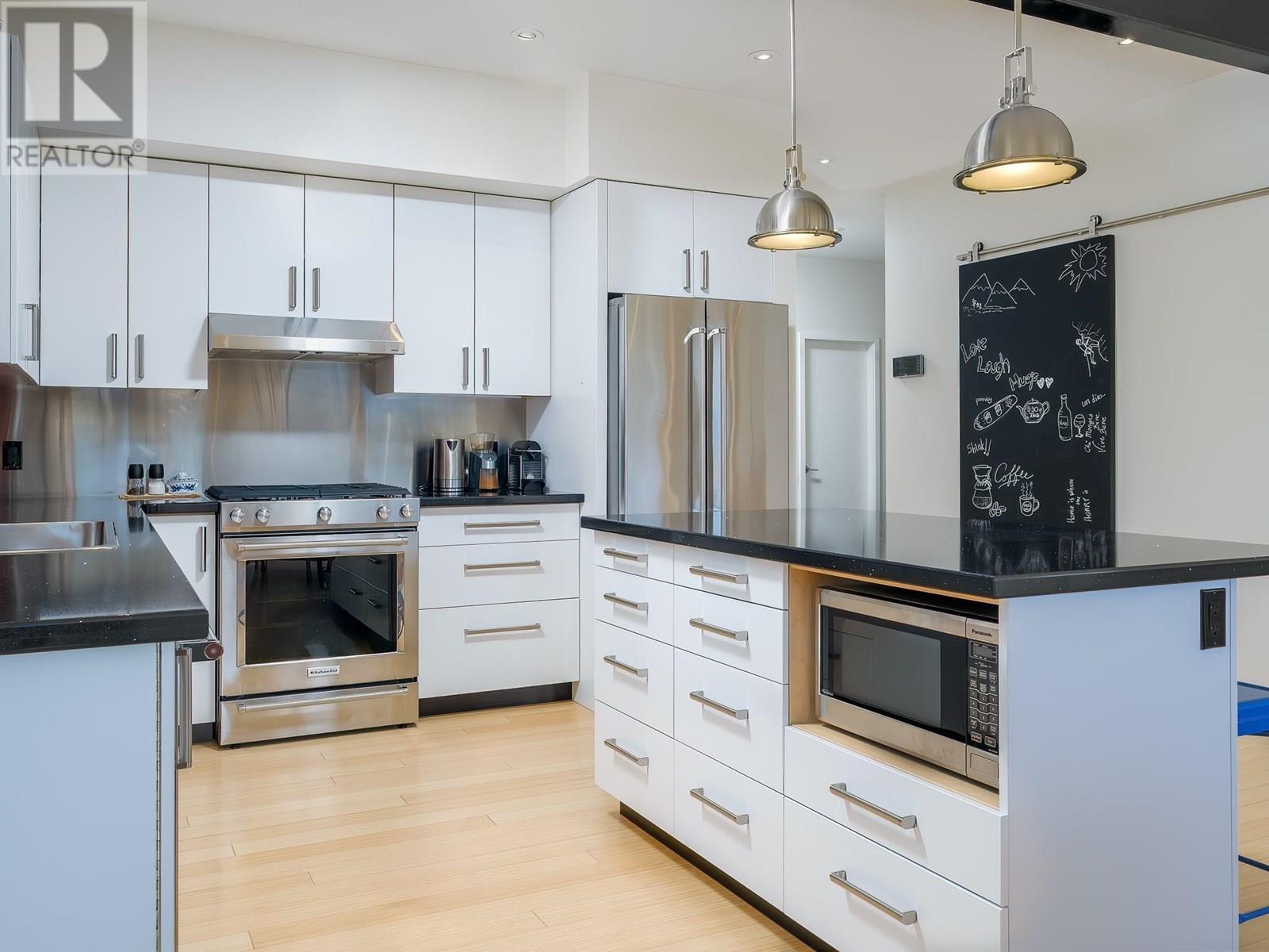 Property Photo: 1006 Silvertip Road BC V0G 1Y0