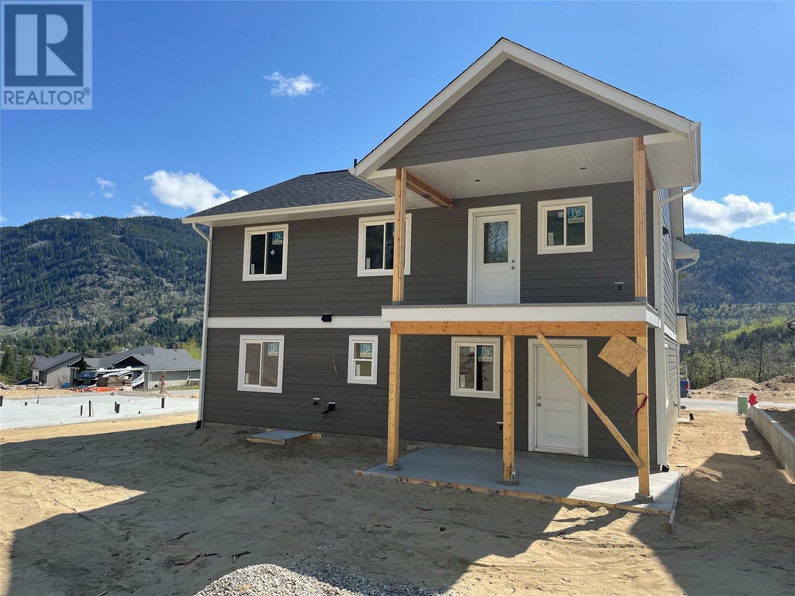 Photo de la propriété: 3708 Toba Road BC V1N 4Y3