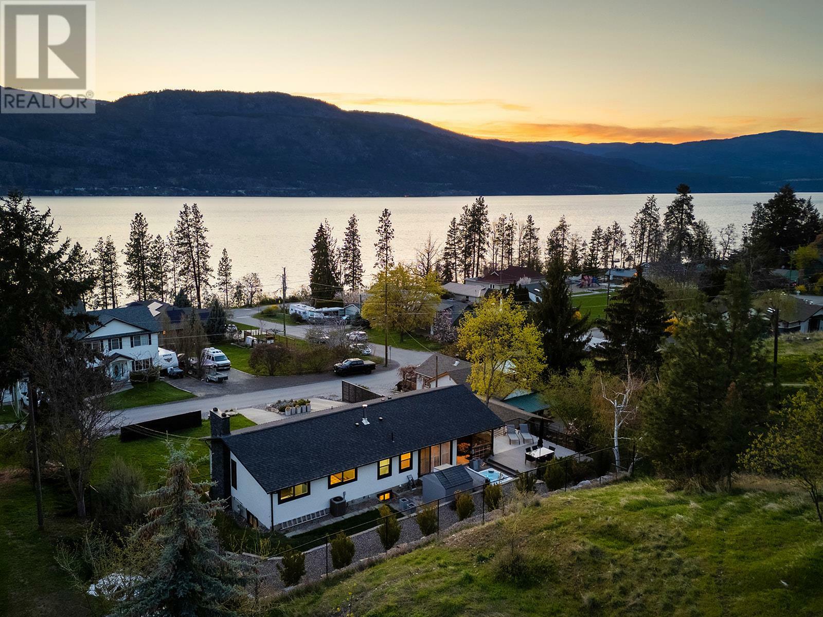 Property Photo: 11175 Maddock Avenue BC V4V 2J7