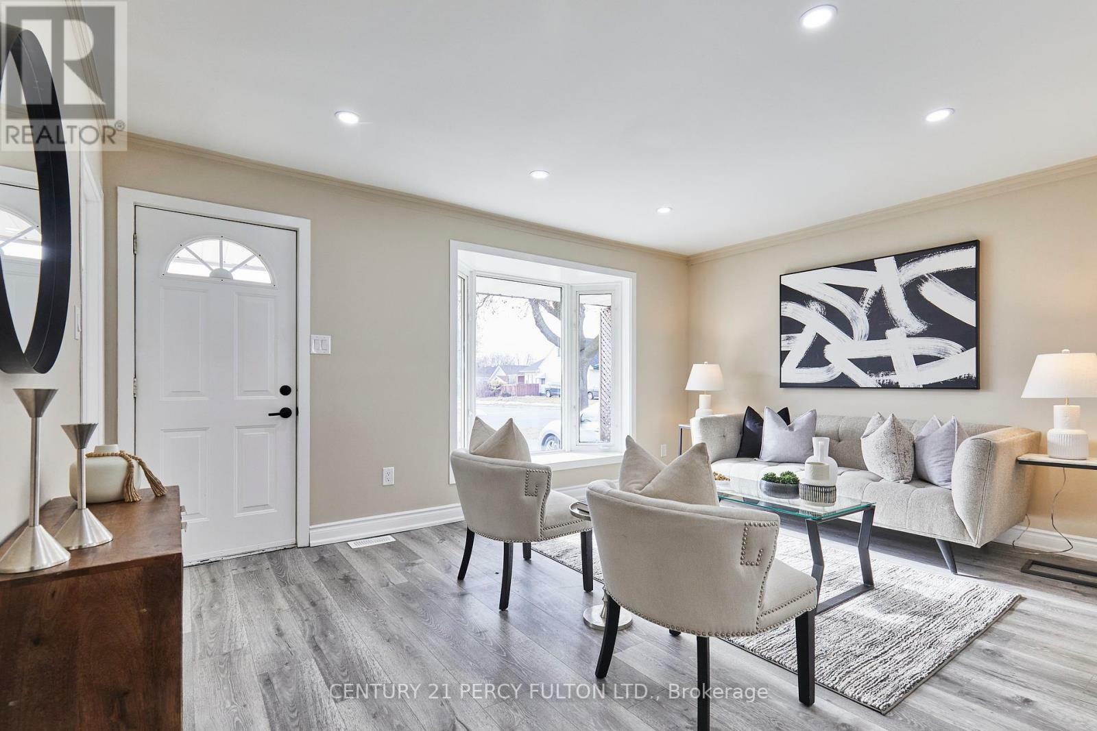 Property Photo: 25 Windsor Avenue ON L1S 2B1