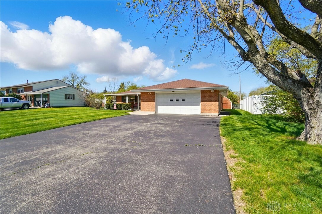 Property Photo: 2873 Marigold Drive OH 45449