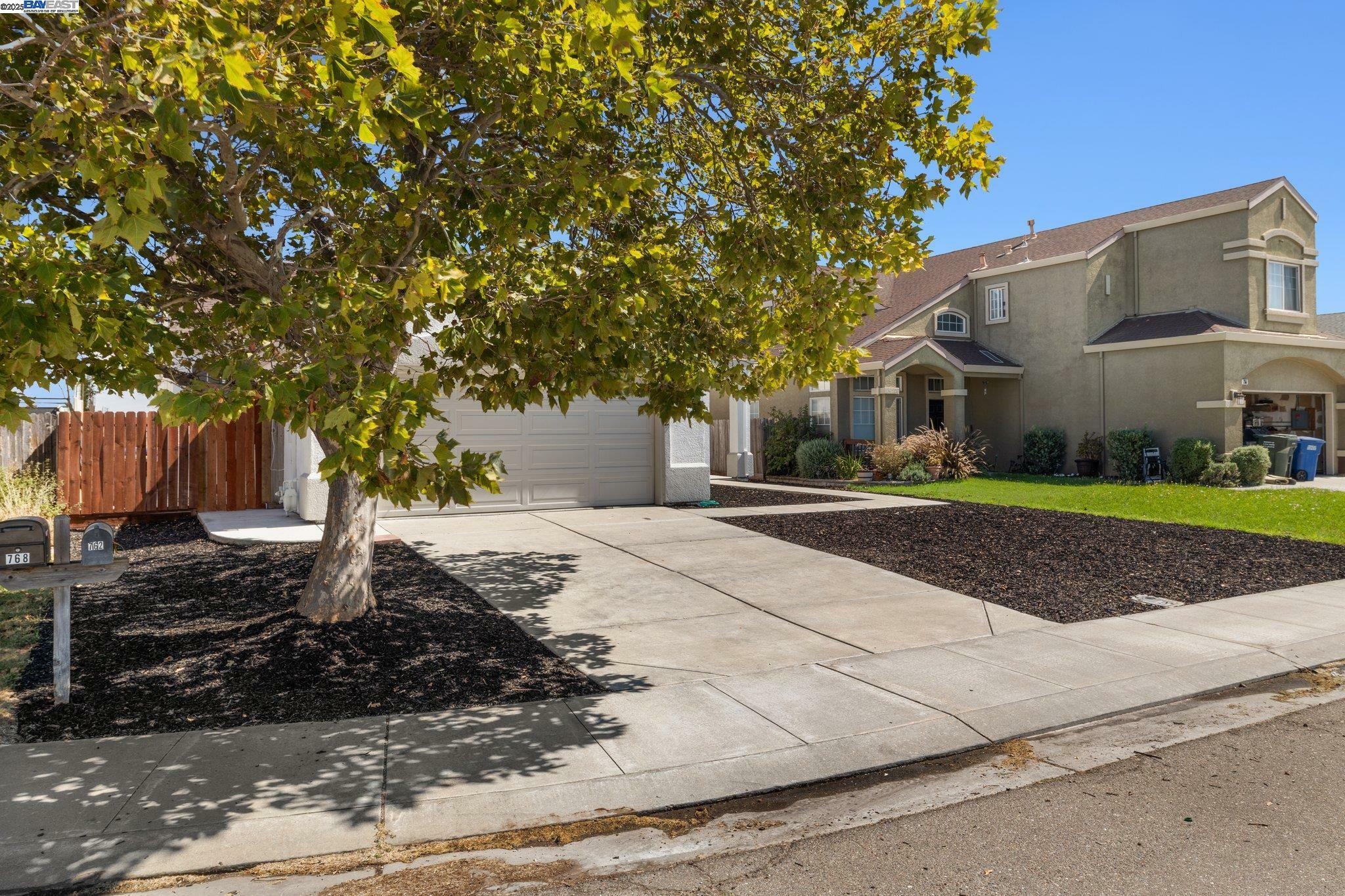 Property Photo: 762 Rubier Way CA 94571