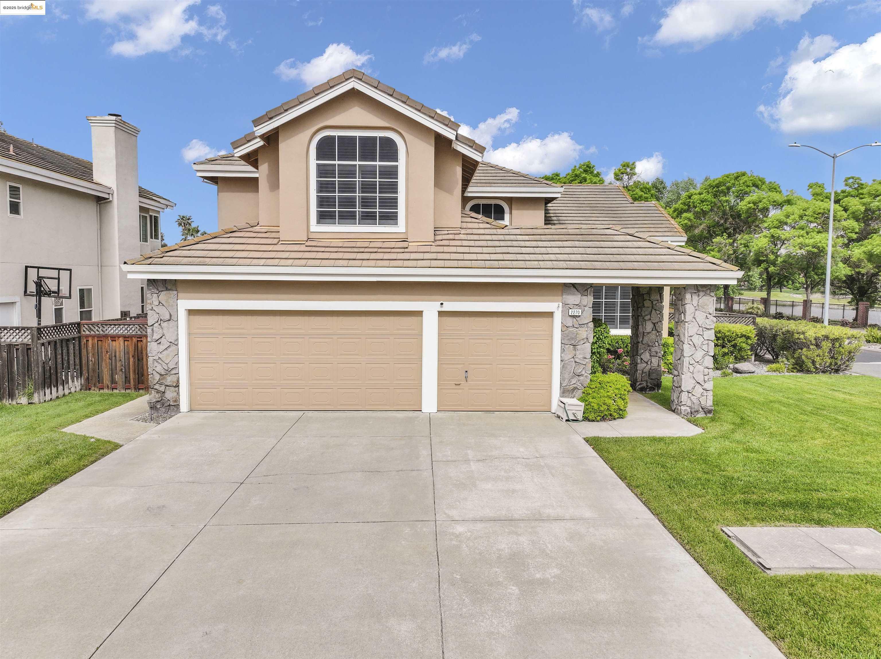 Property Photo: 2270 Tamarisk Ct CA 94505