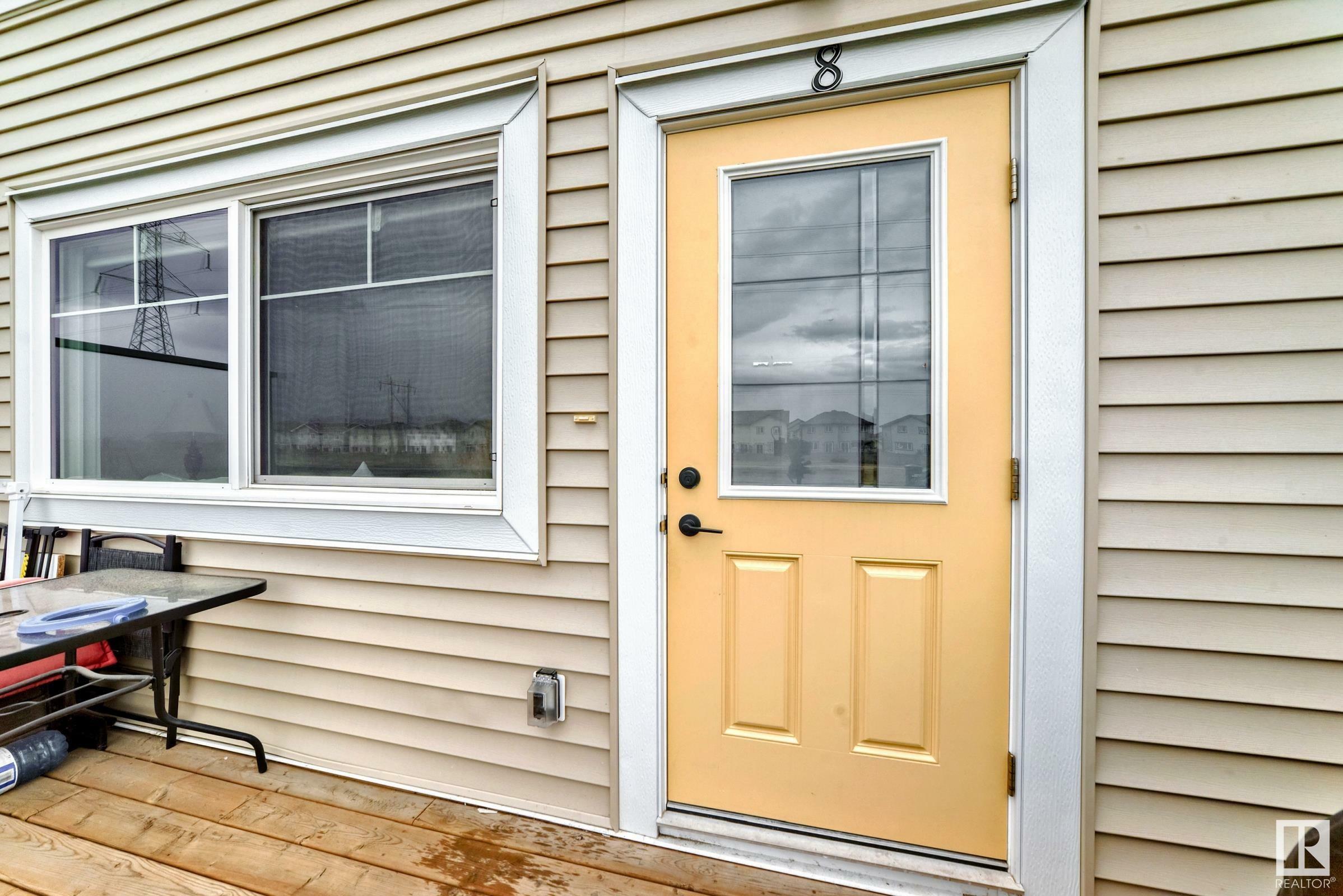 Property Photo: 2803 14 Avenue NW 8 AB T6T 2K4