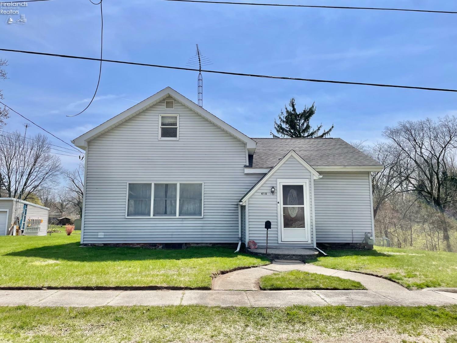 Property Photo: 418 Spring Street OH 43410