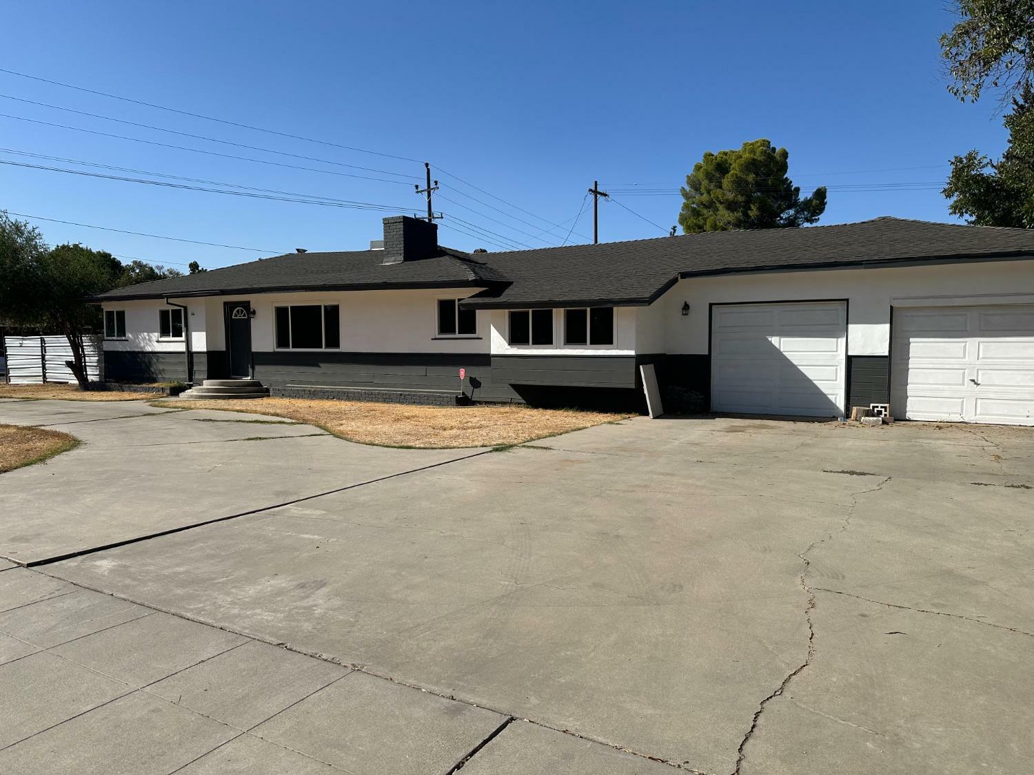 1244 W Santa Ana Avenue  Fresno CA 93705 photo