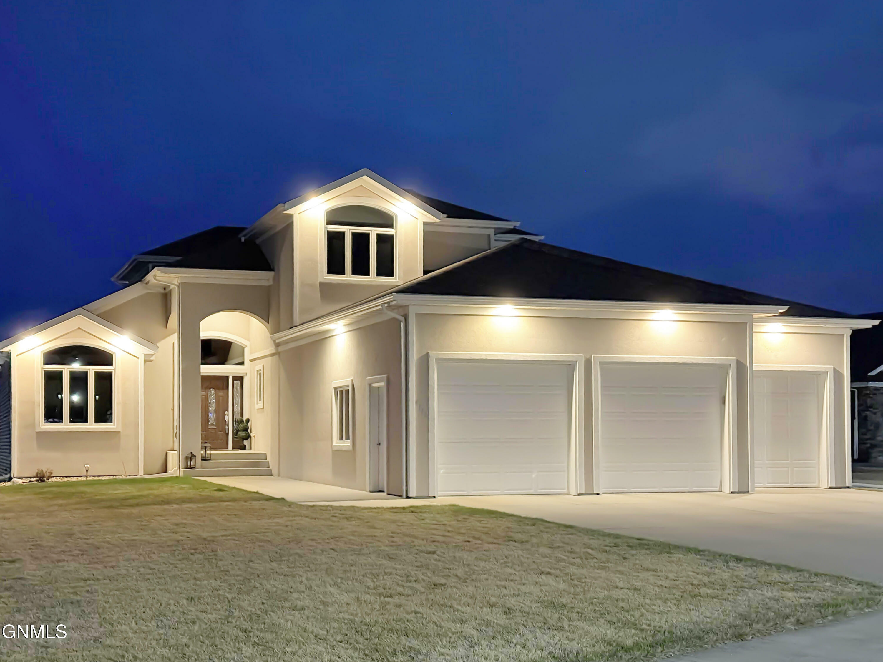 Property Photo: 4112 Shorefront Place SE ND 58554