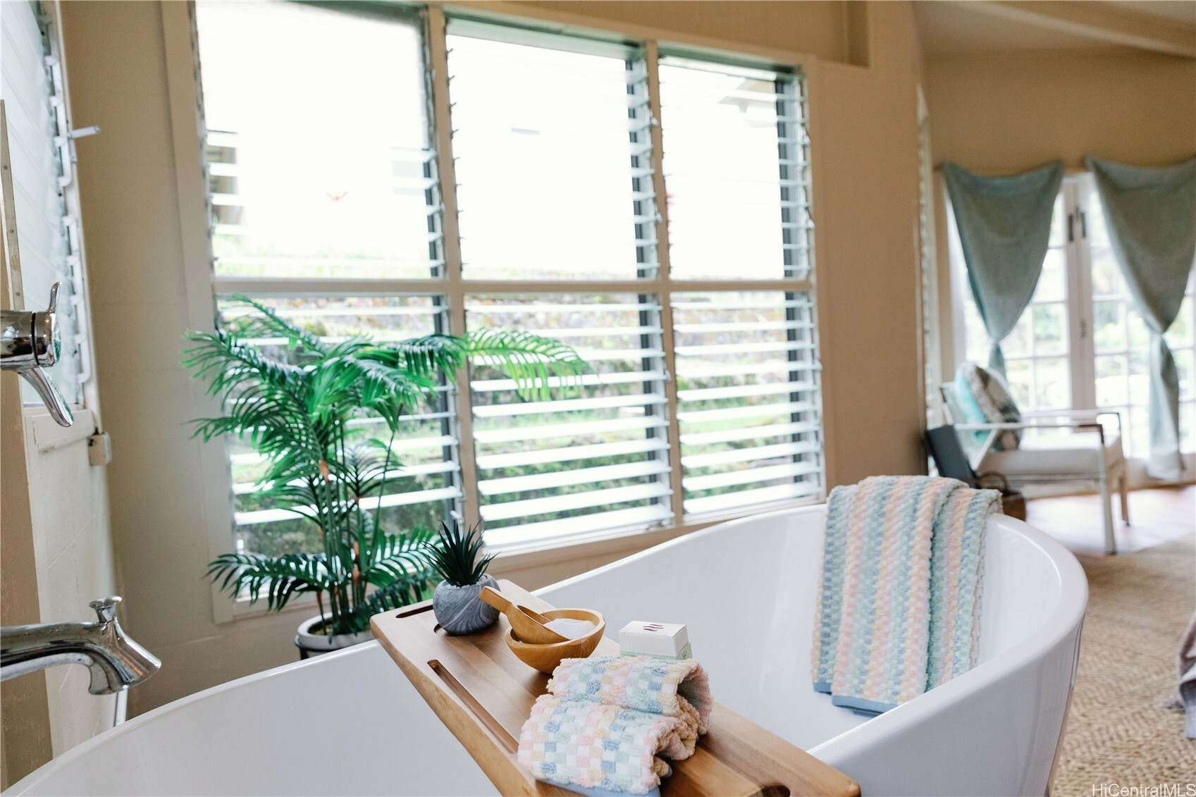 Property Photo: 2813 Dow Street HI 96817