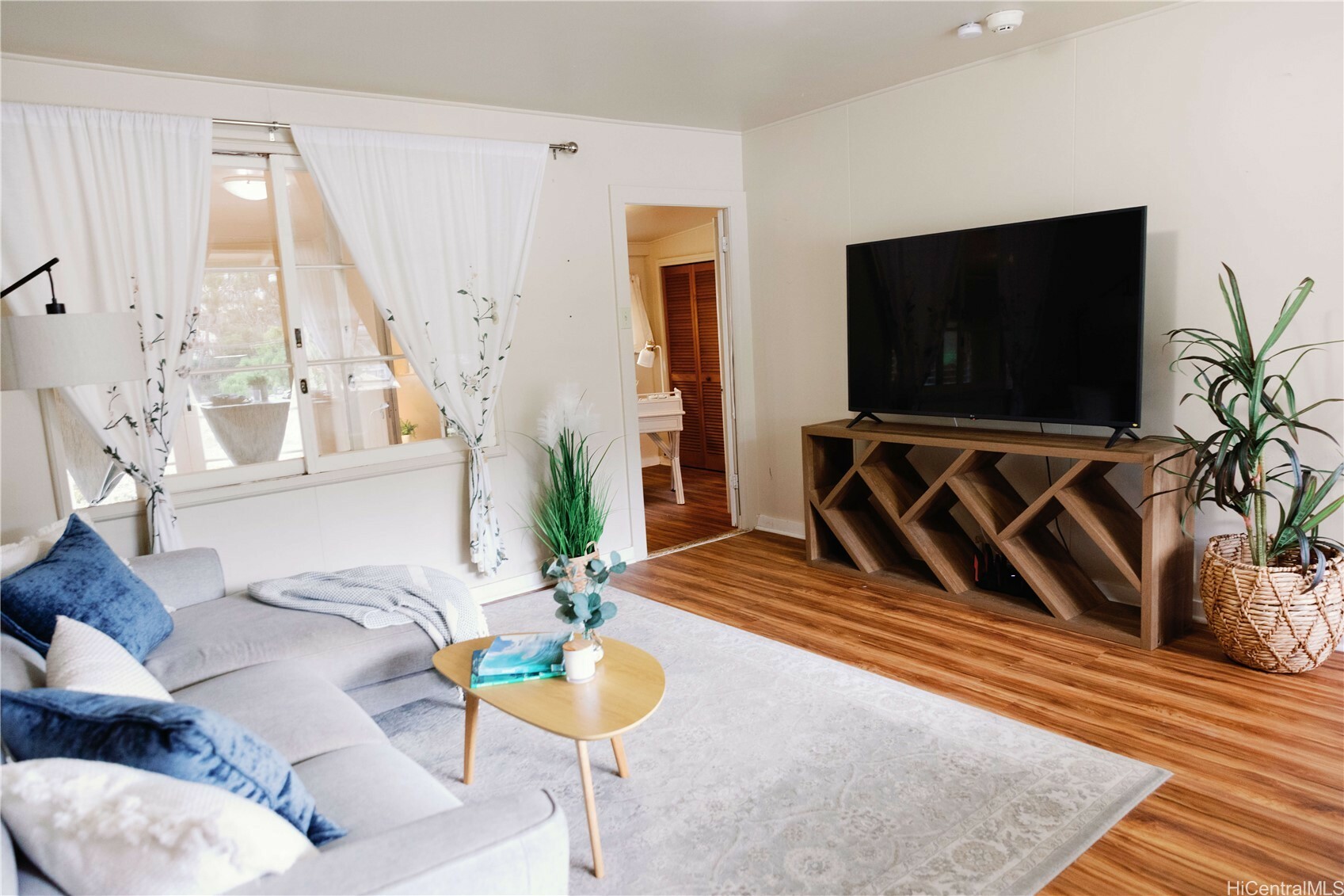 Property Photo: 2813 Dow Street HI 96817