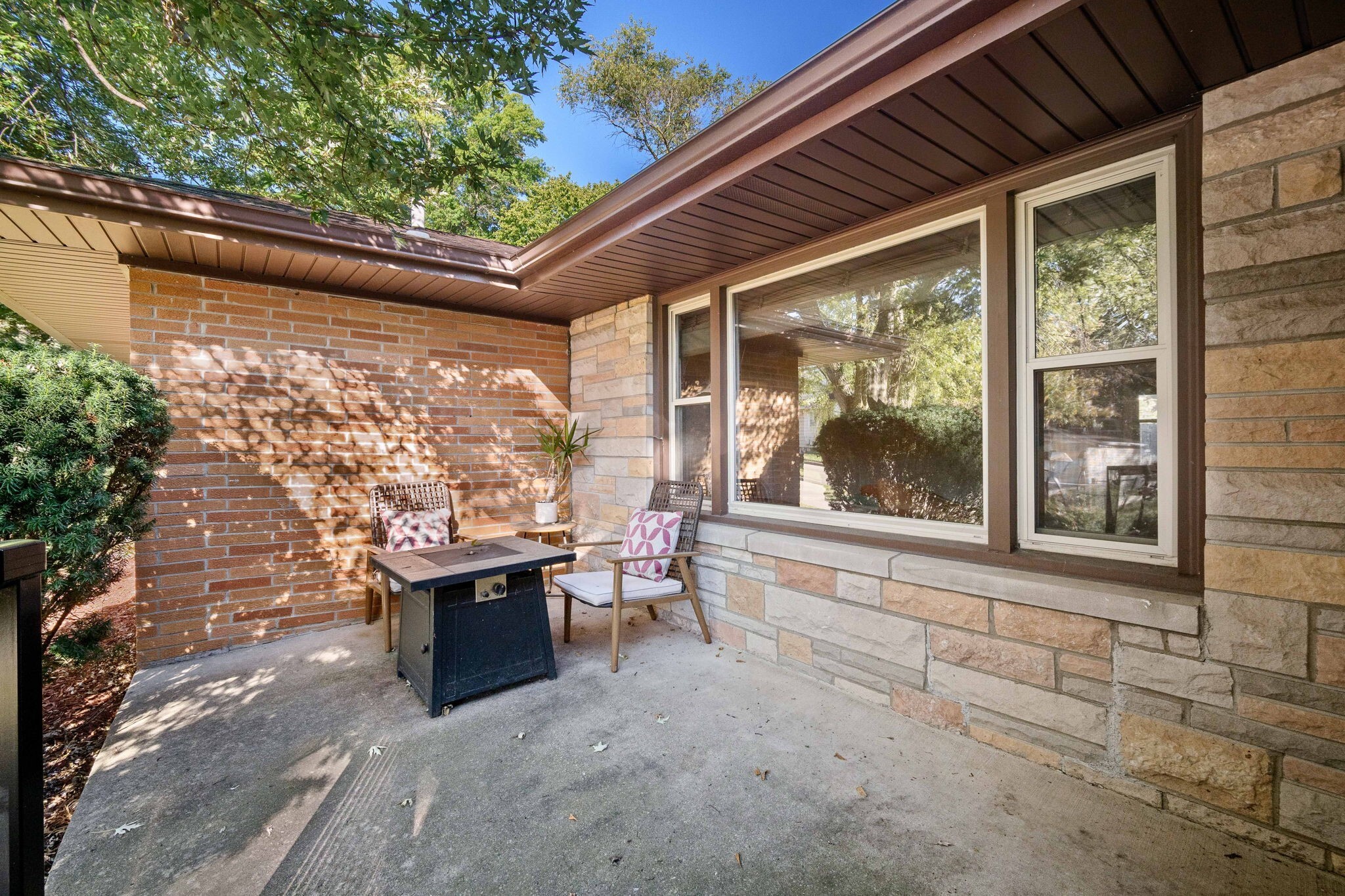 Property Photo: 6207 Dagle Drive IA 50311