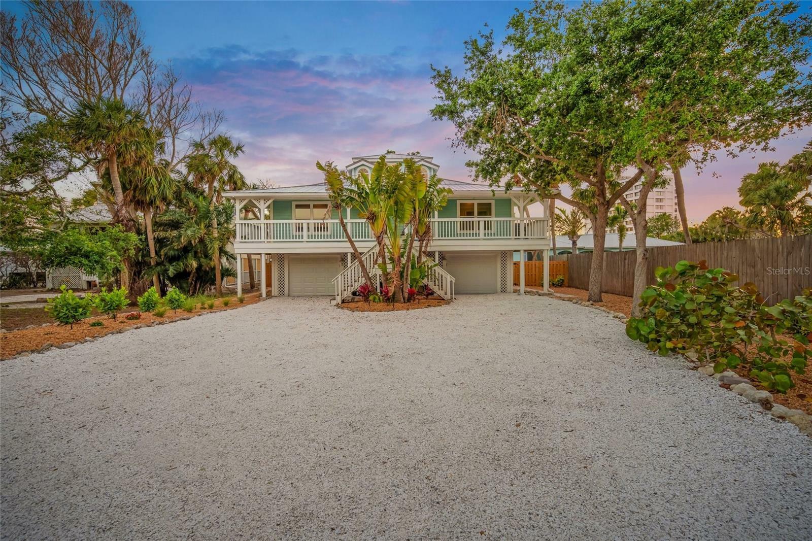 Property Photo: 4818 Givens Court FL 34242